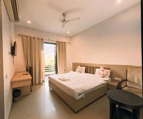 X Green Tree Hotel