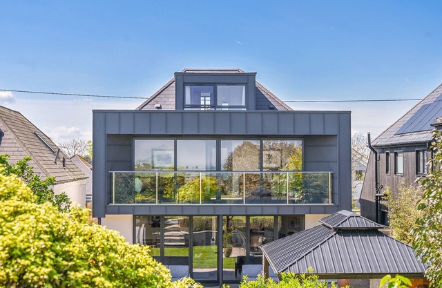 Xanadune Beach House - a holiday let that sleeps 10 guests in 5 bedrooms