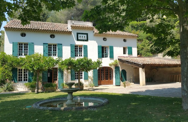 XVIII Bastide in Aix-en-Provence, with heated pool