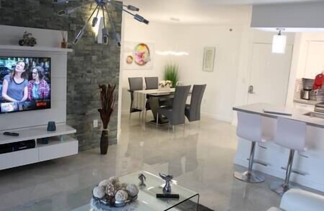 Yacht Club at Aventura 1 Bd 1 Bath