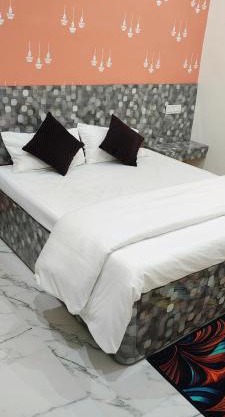 Yash Paying Guest House