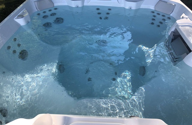 Year Round Waterfront Get-Away On Ossipee Lake with1 boat dock spot