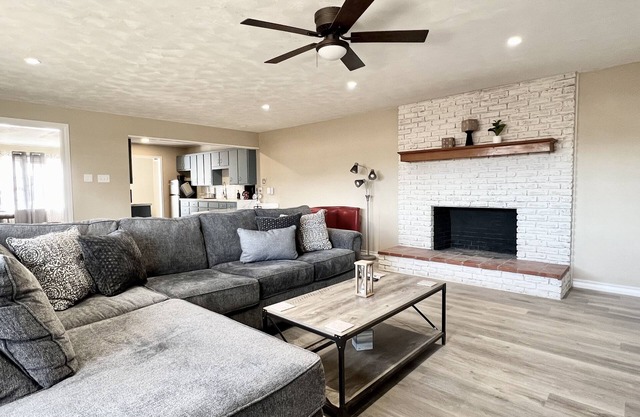 Yellowhouse- Great location in the Medical District
