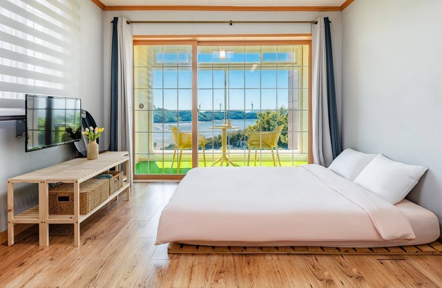 Yeongheungdo Noeul&bada Pension