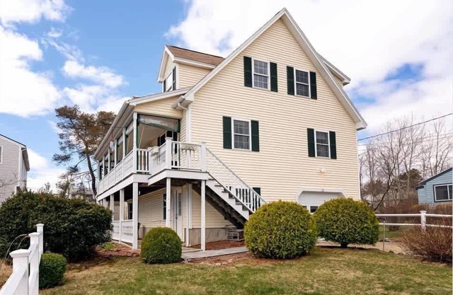 York Vacation Home Sleeps 14! Bring your family and Friends!