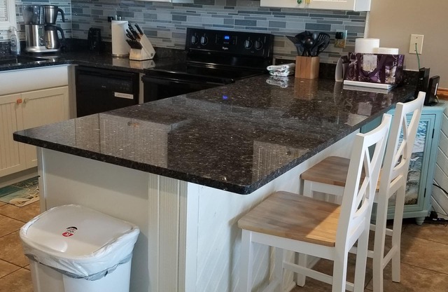 You'll love Sea Glass. Steps from the beach. Free linens.