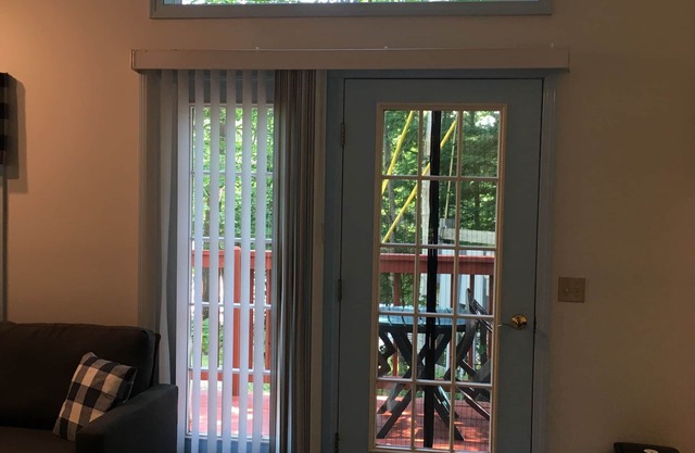 Young Cottage - One bedroom Cottage with large bathroom.