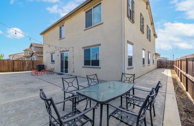 Your dream house with a Hot tub!