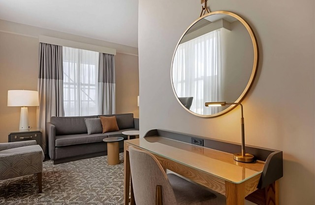 Your Gateway to Sunshine and Adventure! Historic Luxury