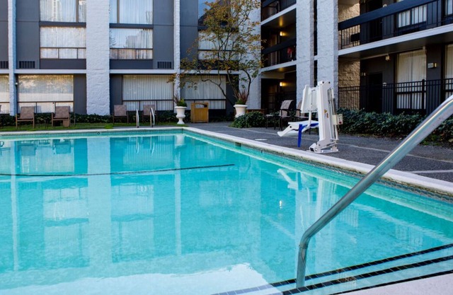 Your Next Staycation is Here! Pets Allowed, Private Parking, Outdoor Pool