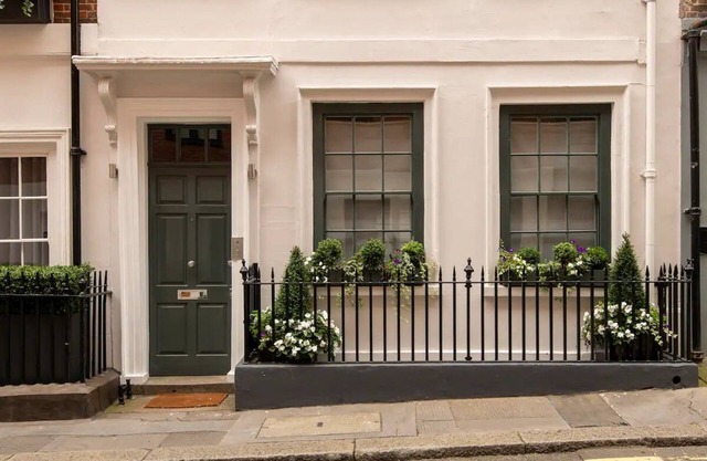 Your own elegant home in the very heart of London