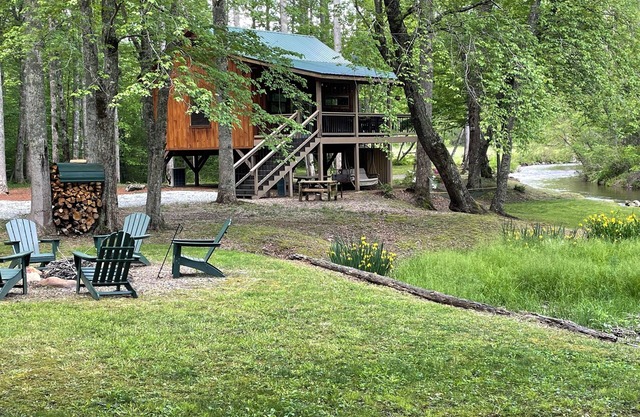 Your Perfect Creekside Hideaway