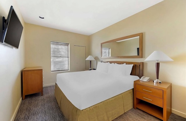 Your Resort in Vegas Near the Strip:Explore,Relax!Swim,Onsite Pool!2 Units