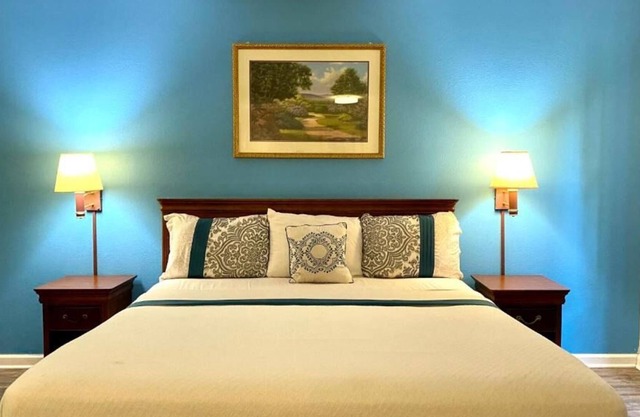 You’re Home Away From Home! Stay Minutes from College Avenue Historic District