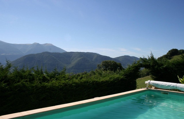 Yurt any comfort (1 to 20 pers) with swimming pool - Exceptional view