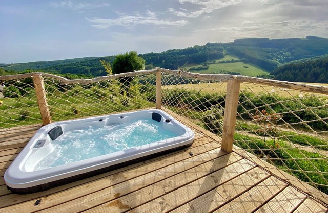 Yurt with SPA in the heart of nature!