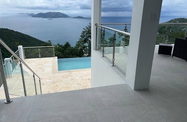 Zafira Luxe Ocean View Villa, Gourmet Kitchen, Pool & BBQ