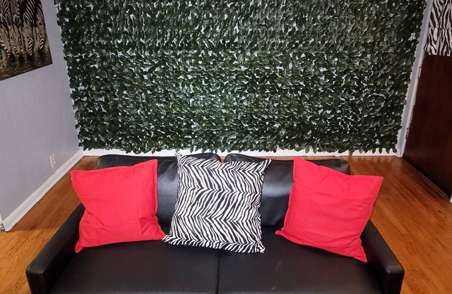 Zaire's Safari Palace 3 bedroom family friendly home!