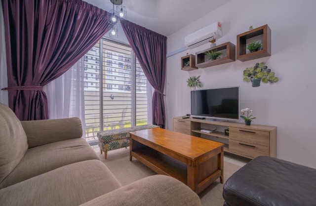 Zen 3-bedroom w pool 6 pax - Semarak