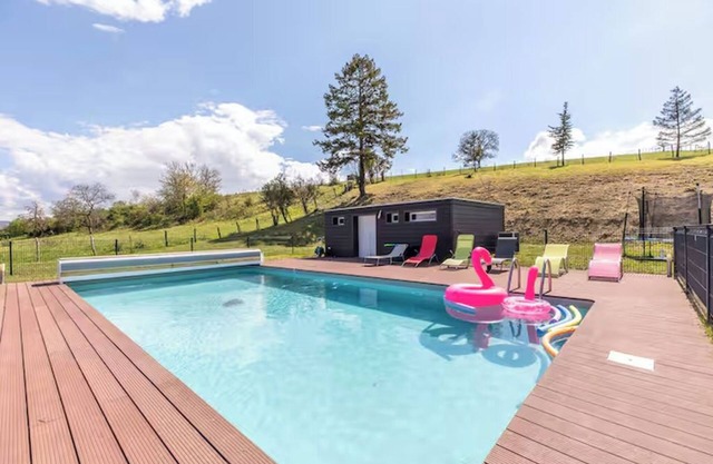 Zenith d'Auvergne pool house in Clermont Ferrand, ideal for families