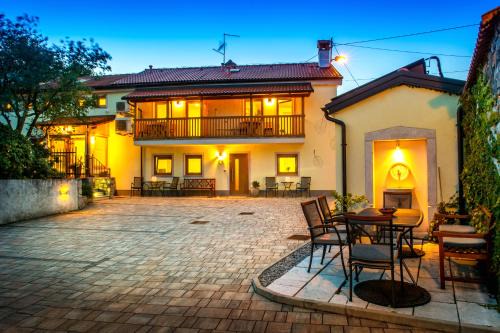 Zenja Apartments - Property with Cozy Garden & Free Private Parking