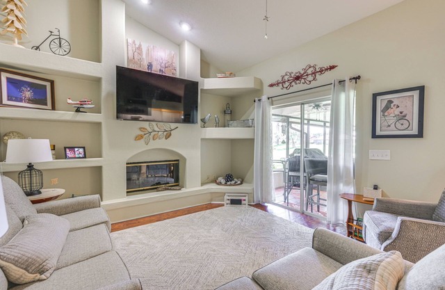 Zephyrhills Home - Lanai & Grill, Near Theme Parks