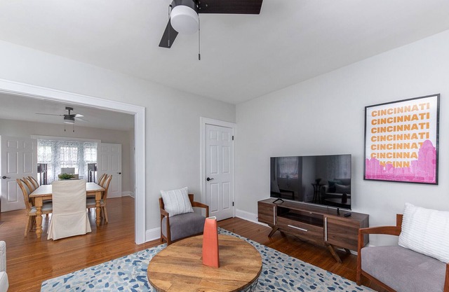 Zooview Haven: A Family Retreat