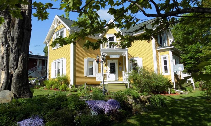Magog Bed & Breakfast | À L'Ancestrale B&B