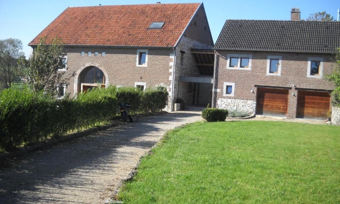 Limbourg House | À la Belle Vue