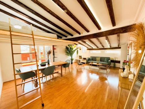 La Seu Apartment | Ático con Terraza cerca de la Plaza de la Virgen