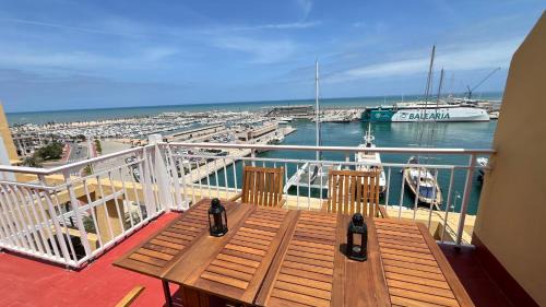 Denia Apartment | Ático frente al puerto de Denia By ElConserje
