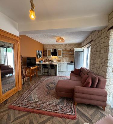 Sifne Mahallesi House | Çeşme'de Villa konforunda alaçatı taş ev tasarımlı sıfır eşyalı