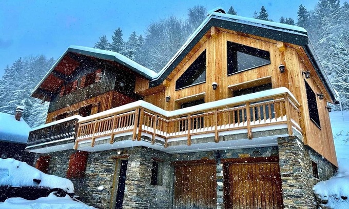 Doucy-Combelouviere Ski Chalet | Évasion Alpine: ski chalet for 12-14 people