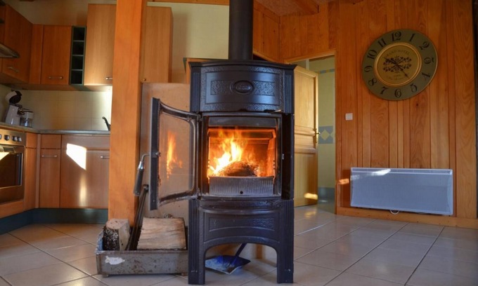 Marigny House | Évasion Boisée : Gîte de Plain-pied, 80m² Près de la Forêt et du lac de Chalain