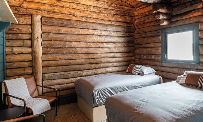Saint-Simeon Cabin | ÖBois Charlevoix: L'Écurie (cottage)