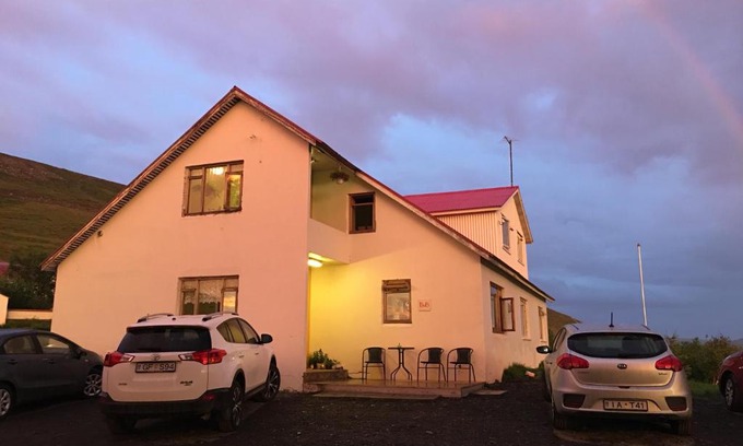 Adaldalur House | Öndólfsstaðir Farm B&B