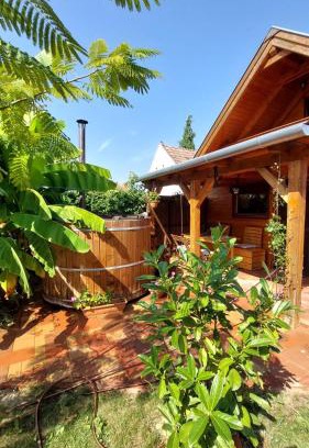 Gyarmat House | Újhegy Apartman