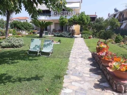 Agiokampos Apartment | Παραθαλάσσιο διαμέρισμα με κήπο στον Αγιόκαμπο