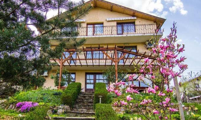 Apriltsi House | Къща за гости "Вила Релакс"