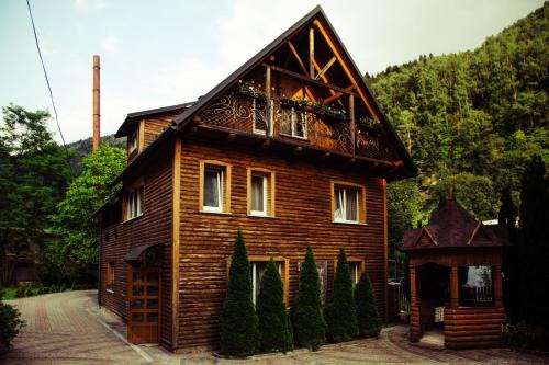 Yaremche House | Писанка