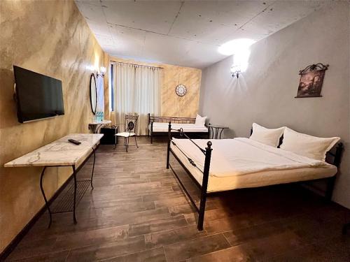 Pernik Hotel | Хотел Антик