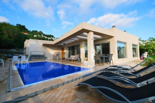 Hanita Villa | אלון הגליל וילת אירוח - וילה מדהימה עם בריכה פרטית ונוף מושלם