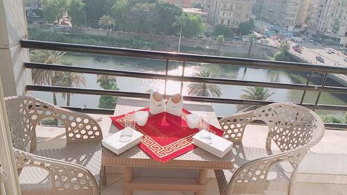 Old Cairo Apartment | شقه النيل
