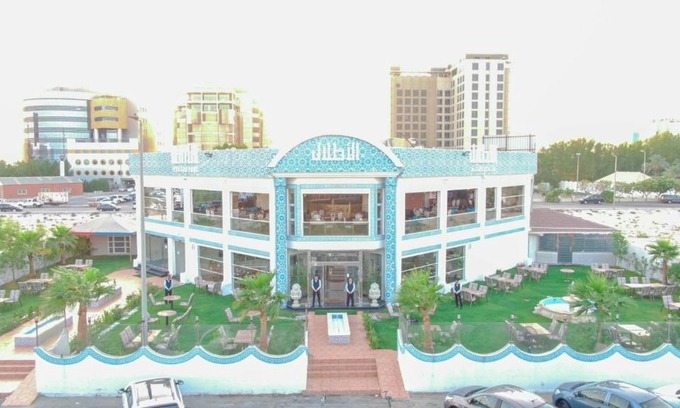 Corniche Hotel | فندق الاطلال