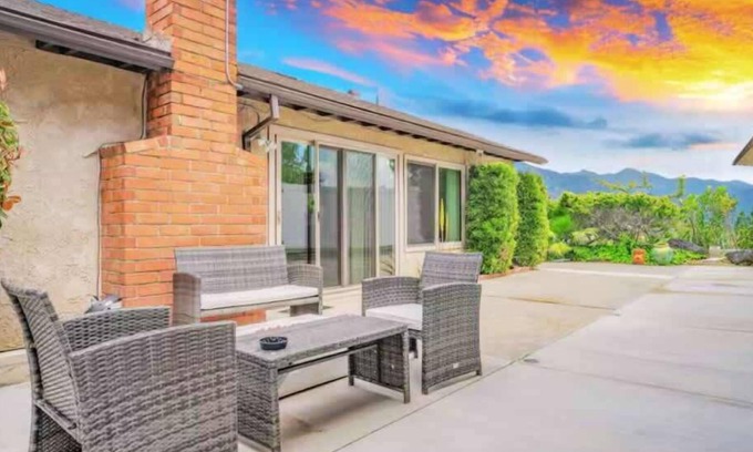 Sunland-Tujunga House | ৎ୭ Elm Mountain Viewৎ୭ Fire pit, quiet and more