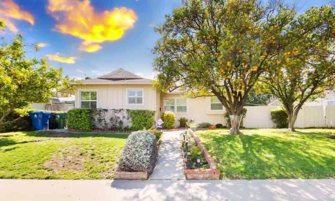 Reseda House | ৎ୭Charming Gilmore in Resedaৎ୭ Fullyfurnished