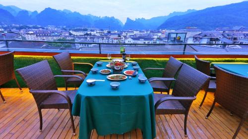 Wulingyuan House | 一树一花客栈眷恋店