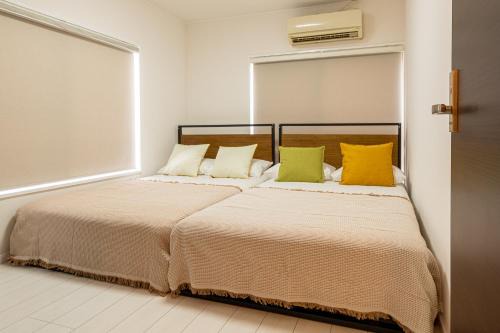 Shimotakaido Apartment | 上北沢戸建て