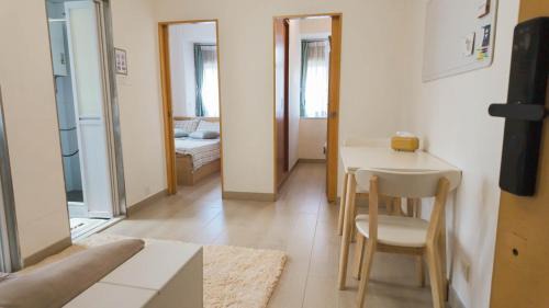 King's Park Apartment | 亞朵清雅公寓2房1廰 有4床 油麻地地鐵口一分鐘 香港主街道 彌敦道正街