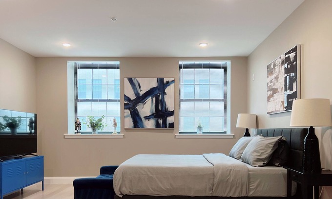 Logan Square Apartment | 仙粉黛 | Zinfandel Studio at City Hall